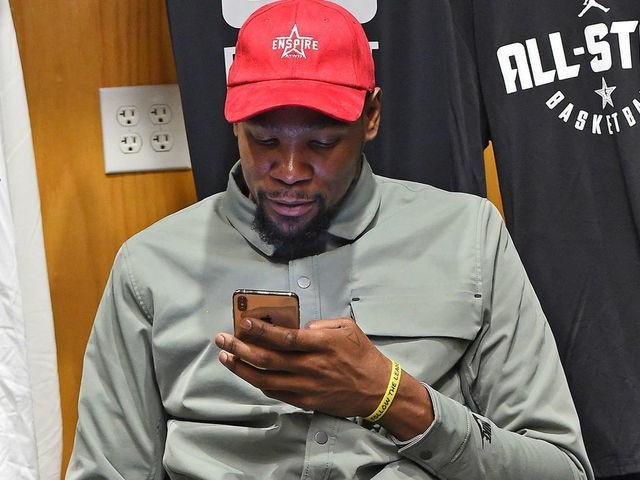 怼球迷你能得到什么?KD:只有被攻击/嘲讽 但我得提供这项服务