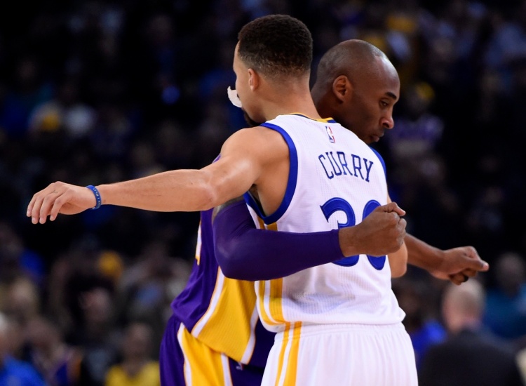 库里:科比用肘顶我后命中后仰跳投 那是我的“欢迎来到NBA”时刻