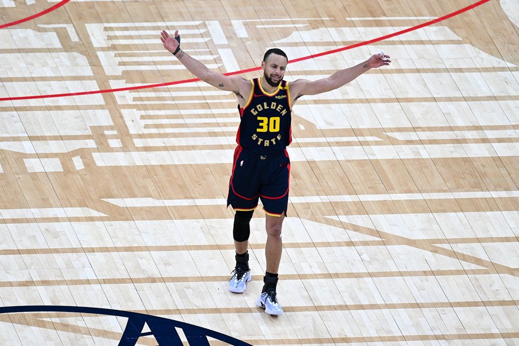 网上说你净资产2.4亿?库里:我不知道也不关心 有人帮我处理这些