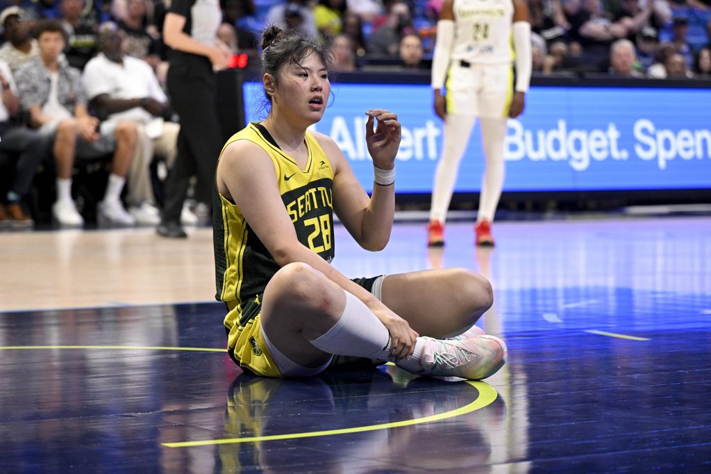 ESPN:李月汝为寻求更多上场时间申请交易 中国篮协全力支持