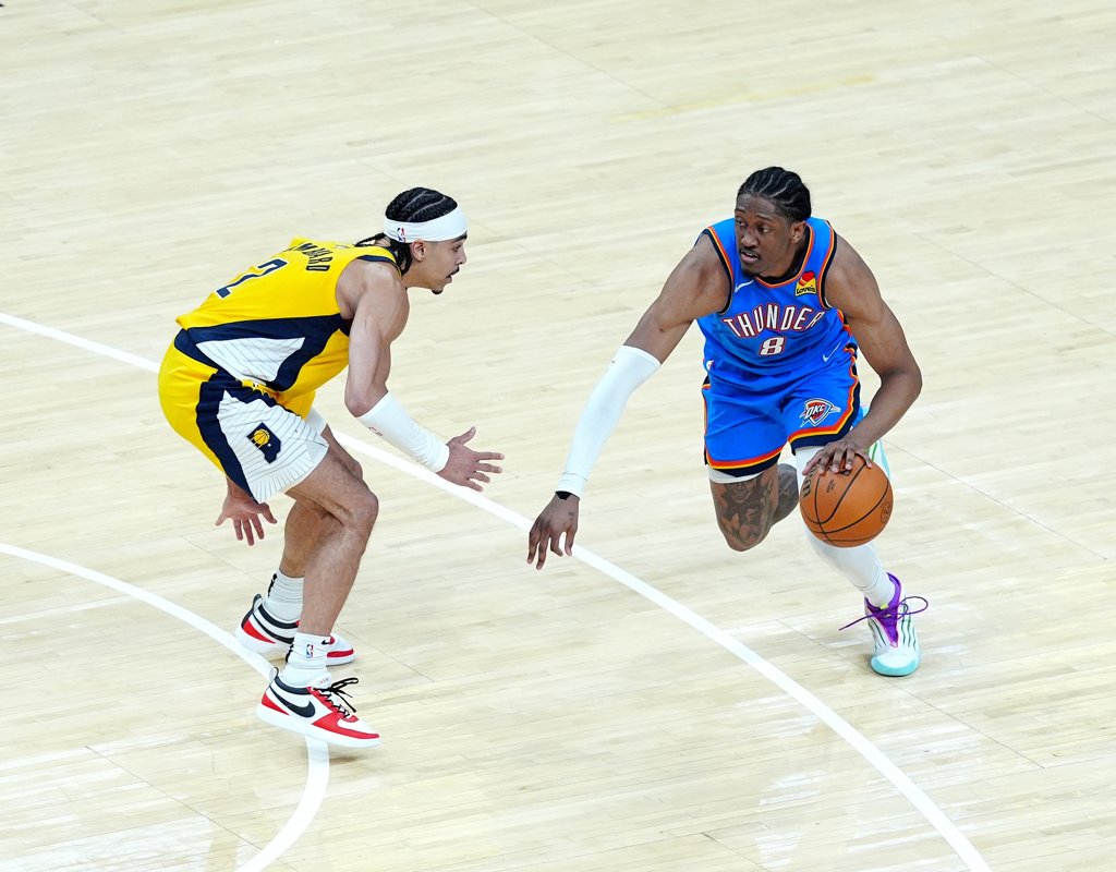 杰伦威:队友们都像一家人一样 夺冠是我刚进NBA时从未敢想的